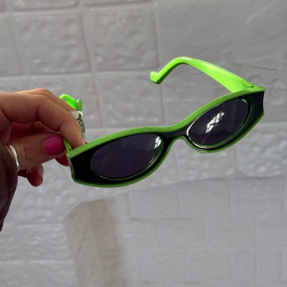 ⋆。˚✩ Neon Green Slim Retro Sunglasses ✩˚。⋆ - Picture 2 of 3